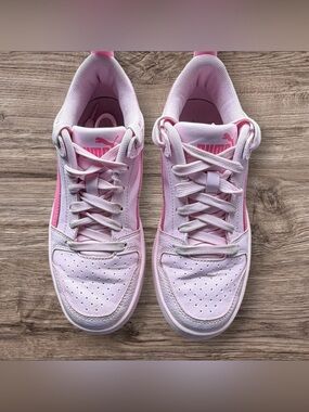 Girls Pink Puma Tennis Shoes Size 4